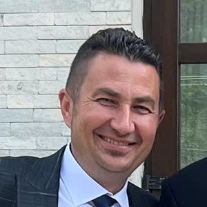 Tibi — Consultant în formalități și documentație auto la JHS Auto Cluj-Napoca
